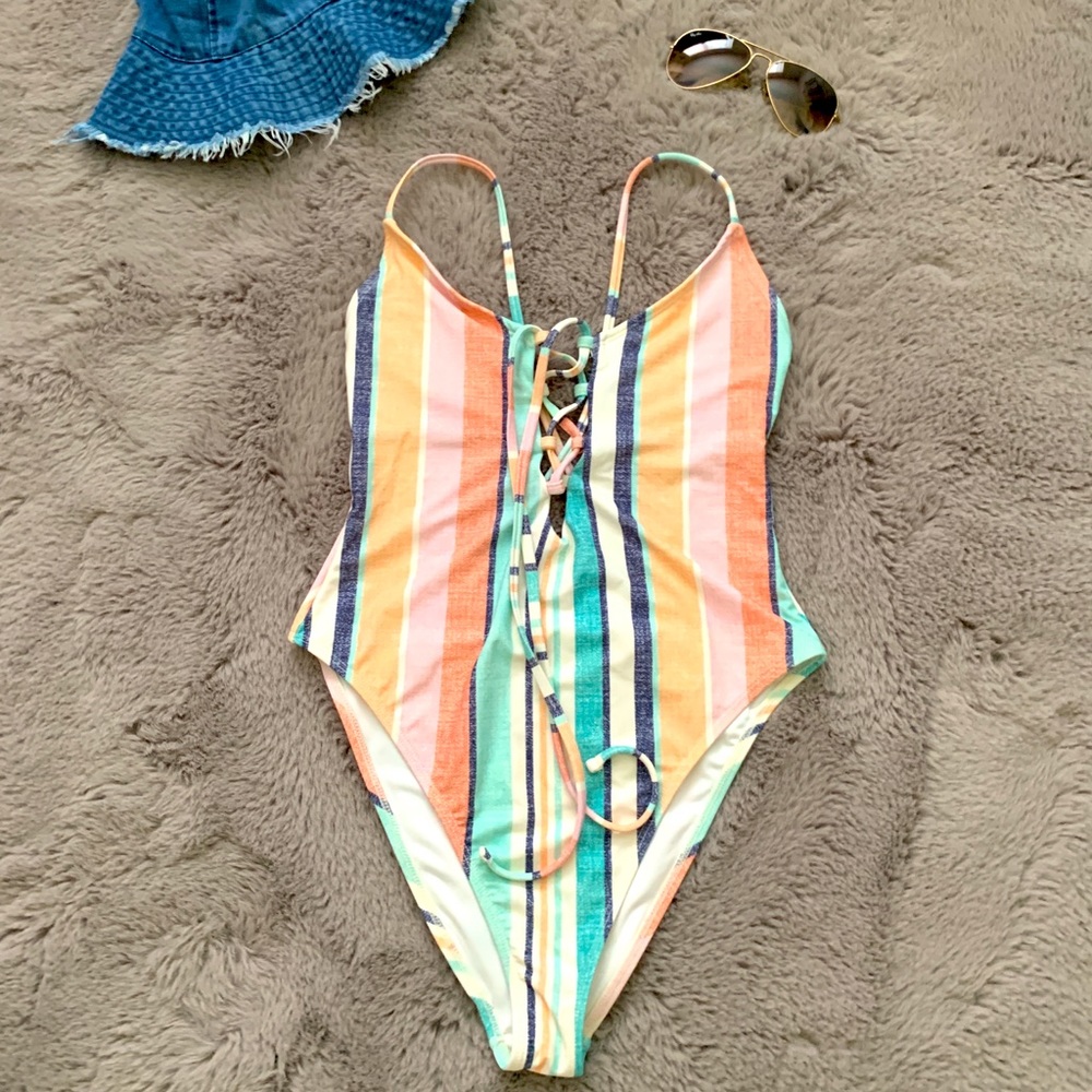 Super cute and sexy one piece💙🤍💗🧡💛
